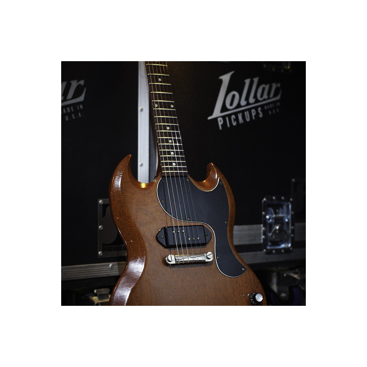 DC-90 Dogear medium wide Neck black